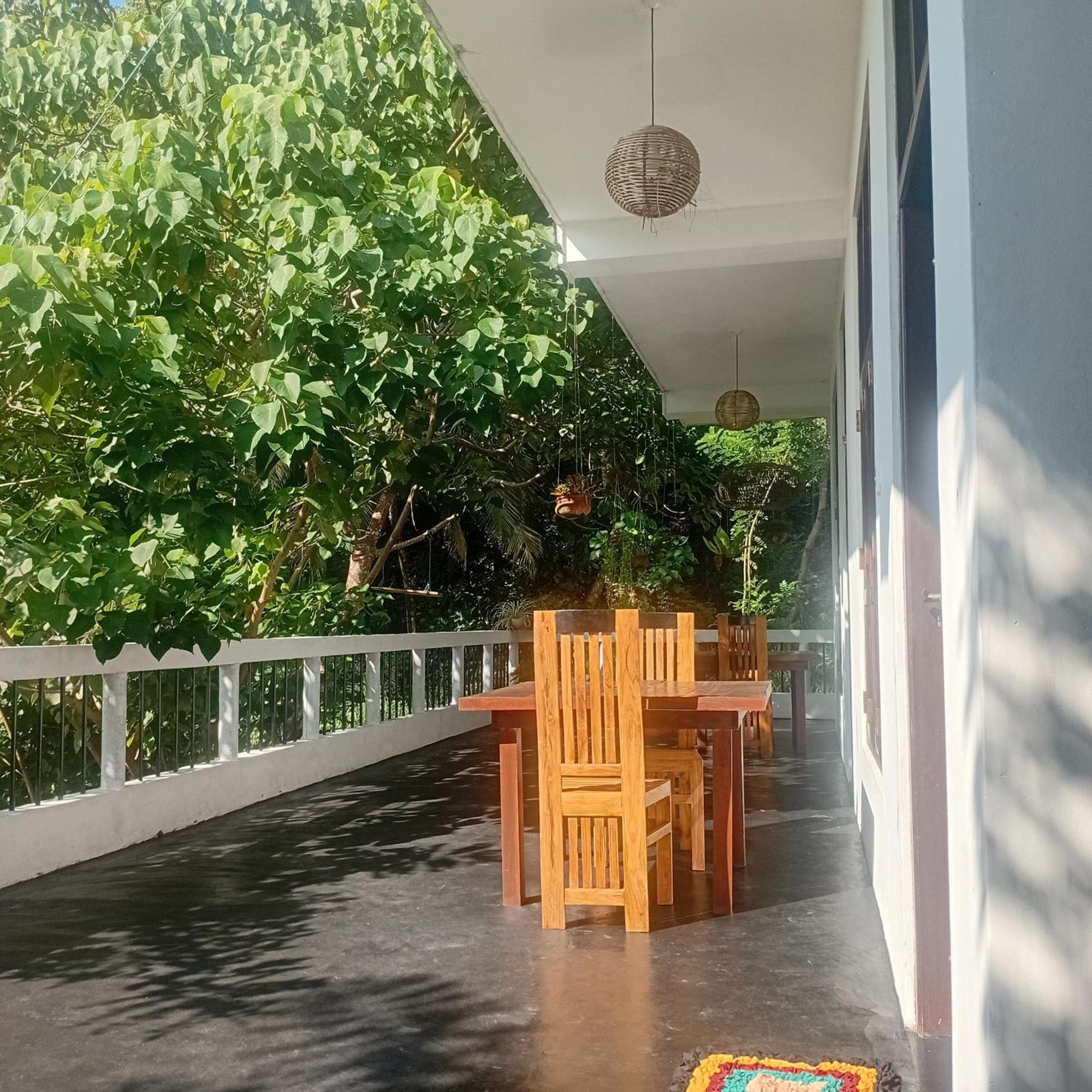 Daasa Guest Mirissa Hotel Bagian luar foto